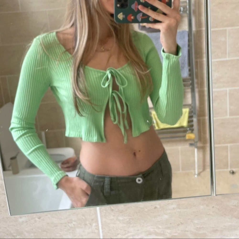 Aritzia Weekday The Cardigan Tie Front Ribbed Green sz S